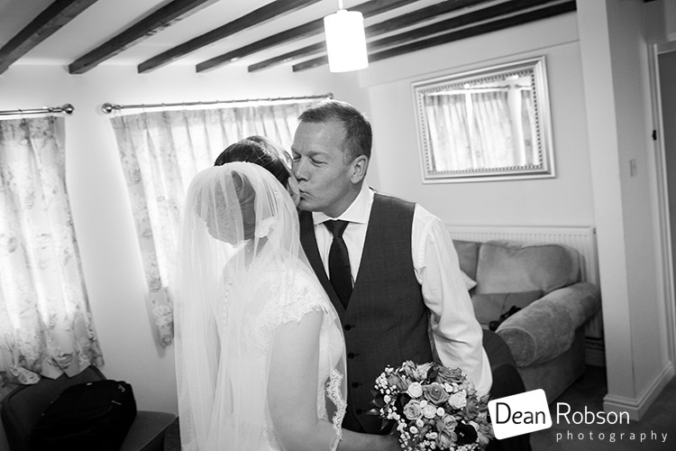 Aldwick-Court-Farm-and-Vineyard-Wedding-Photography_13